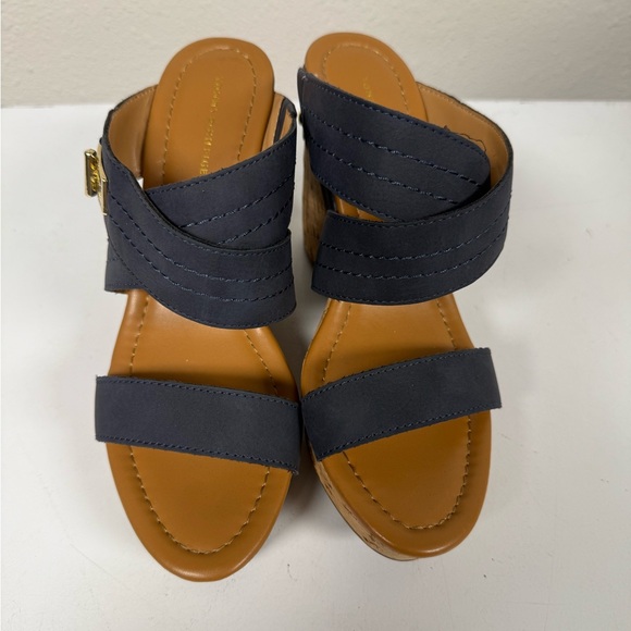 Tommy Hilfiger Mili 2 Wedge Sandal Blue Navy Strap Gold Heel Women 8.5 M - Picture 3 of 9